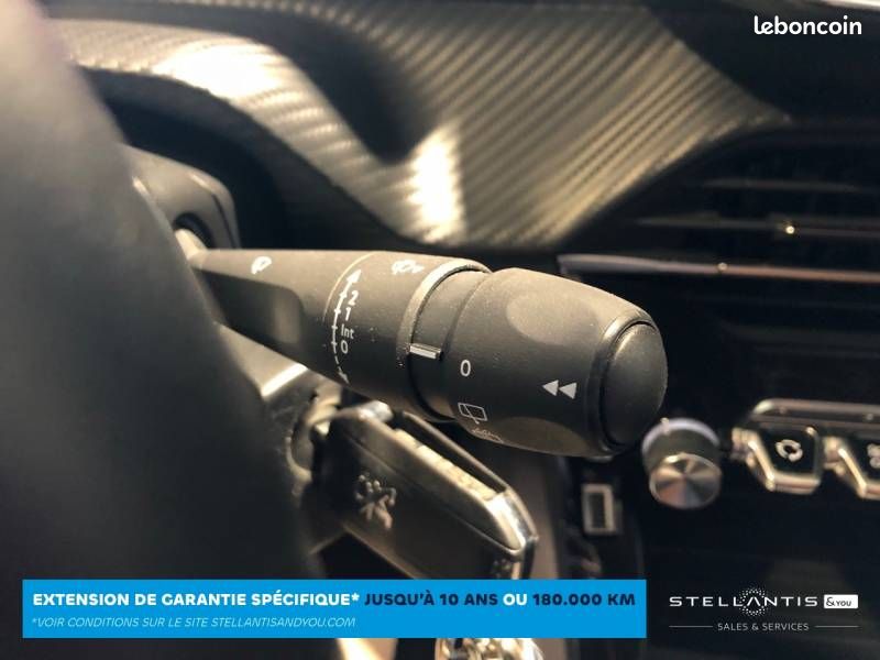 Peugeot 208 PureTech 100 S&S EAT8 Style (image 16)
