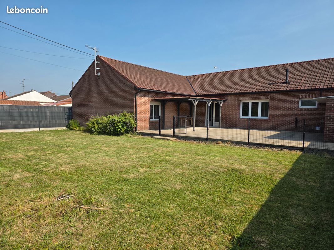 Maison 9 pièces 165 m² · à Merville · 165 m² · 240 000 €