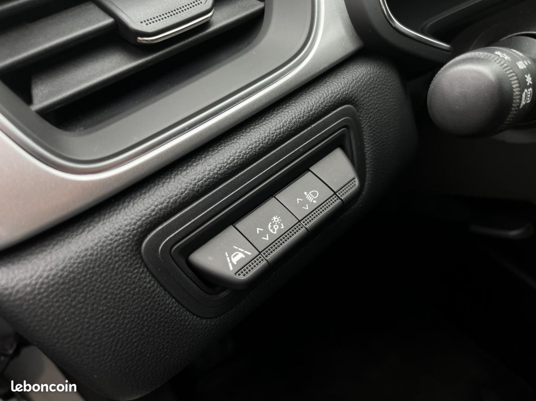 Renault Captur (2) Intens E-Tech hybride 145 -21 (image 16)
