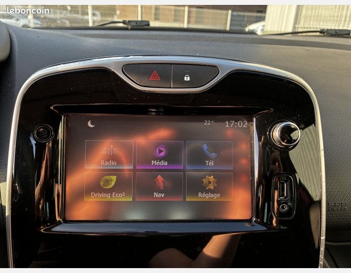 Renault CLIO IV 1.2 TCE 120CH ENERGY LIMITED EDC EURO6 2015 (image 13)