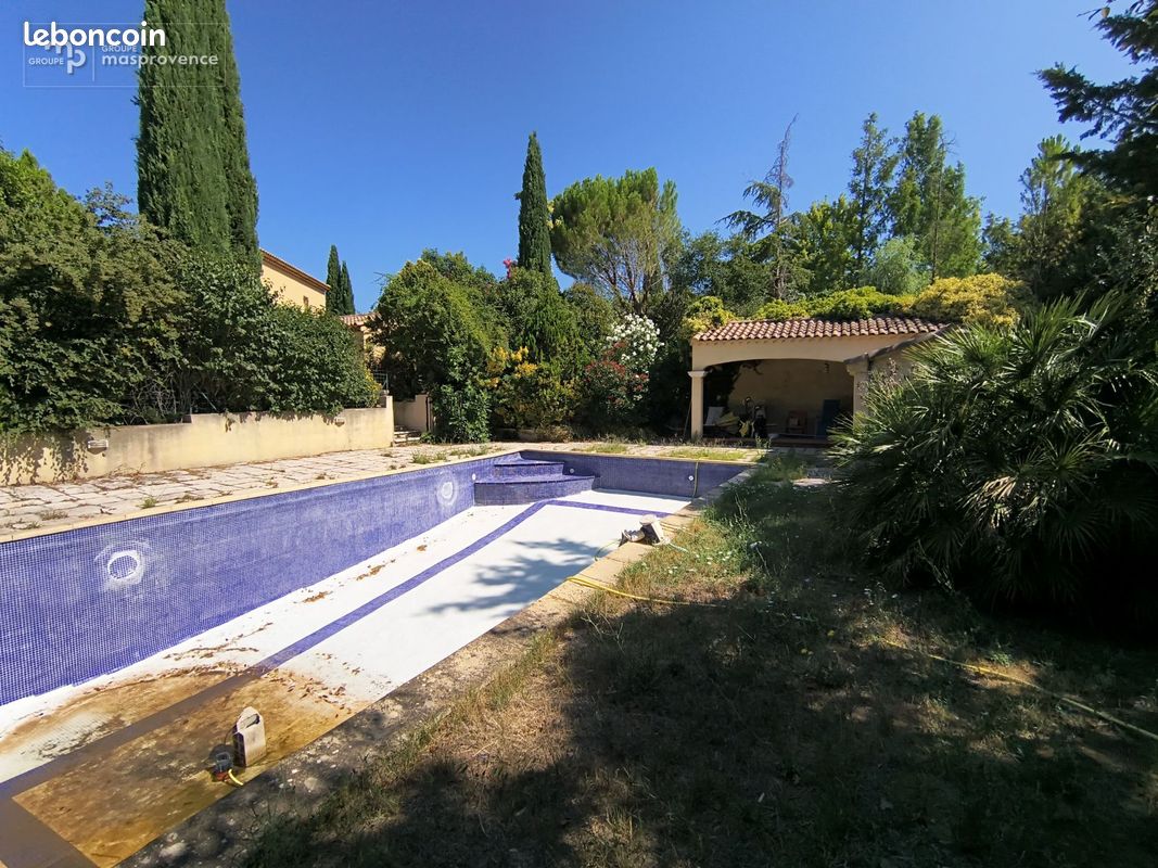Terrain à bâtir de 833 m² à AIX-EN-PROVENCE (13) · 580 000 €