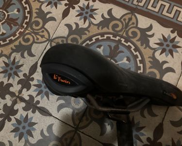 Selle cuir vélo ancien bim - - Pièces detachées