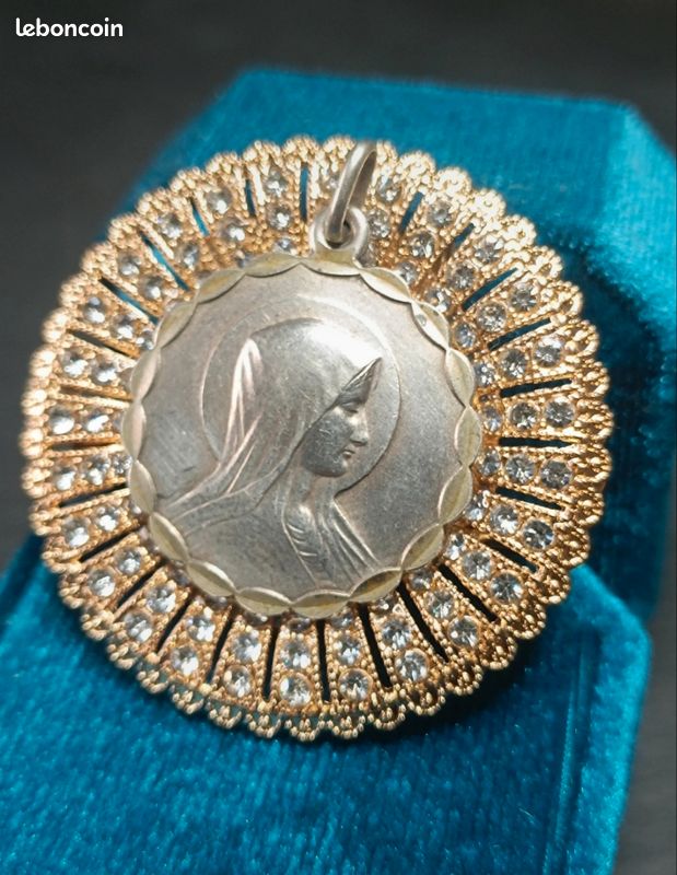 Broche Vintage Médaillon De La Vierge – Plaqué Or, Occasion En Bon état | Bijou Religieux Ou Fantaisie