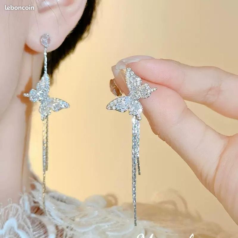 Paire de boucles d’oreilles LYRA "Papillon de Cristal" (image 2)