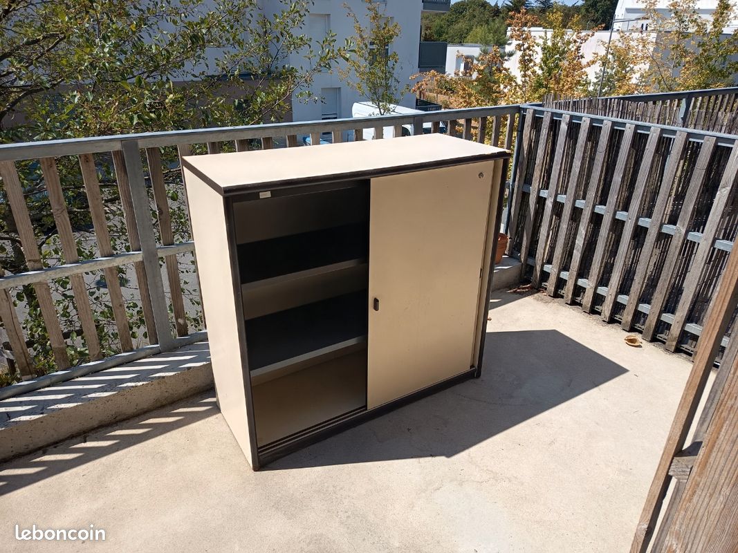Gros meuble de rangement métallique robuste – atelier / garage (image 1)