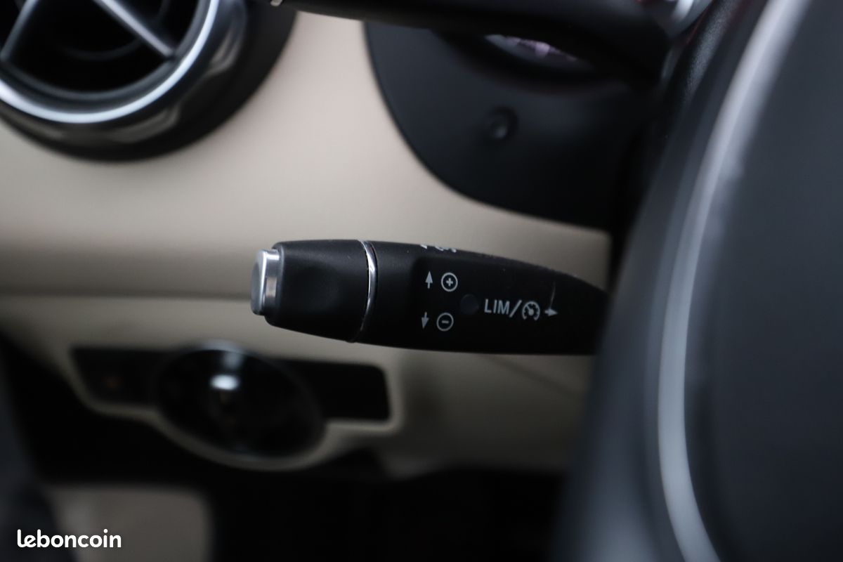 Mercedes-Benz GLA 200 d Inspiration 7G-DCT 136 ch (image 19)
