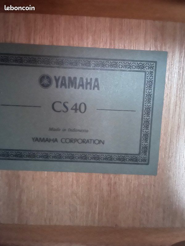 Guitare Yamaha (image 4)