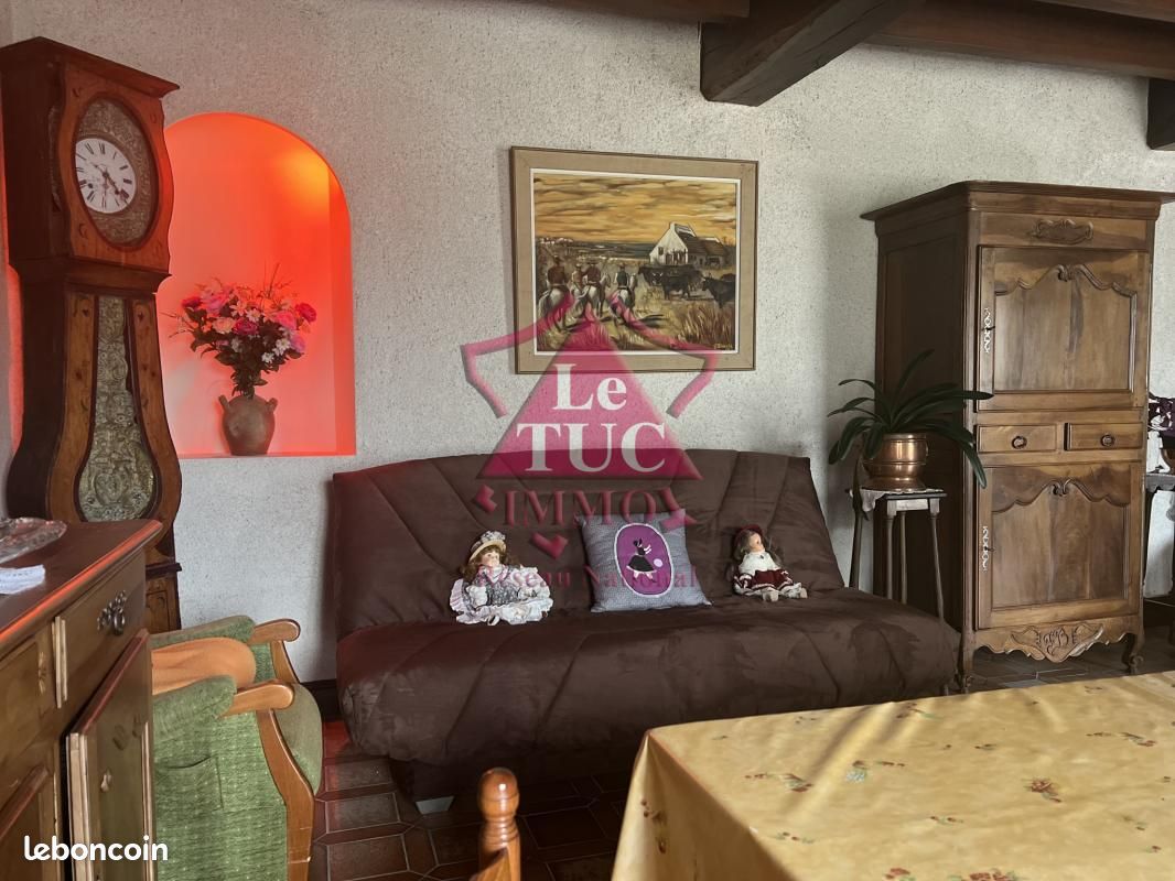 Longère 14 pièces 323 m² - Neuvy-Bouin 79130 (image principale 5)