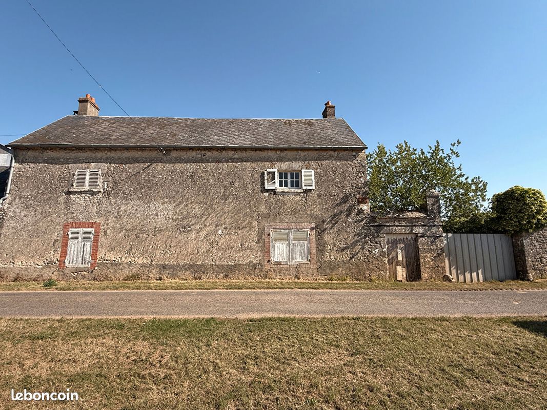 Maison 3 pièces 243 m² · à Éole-en-Beauce · 243 m² · 80 000 €