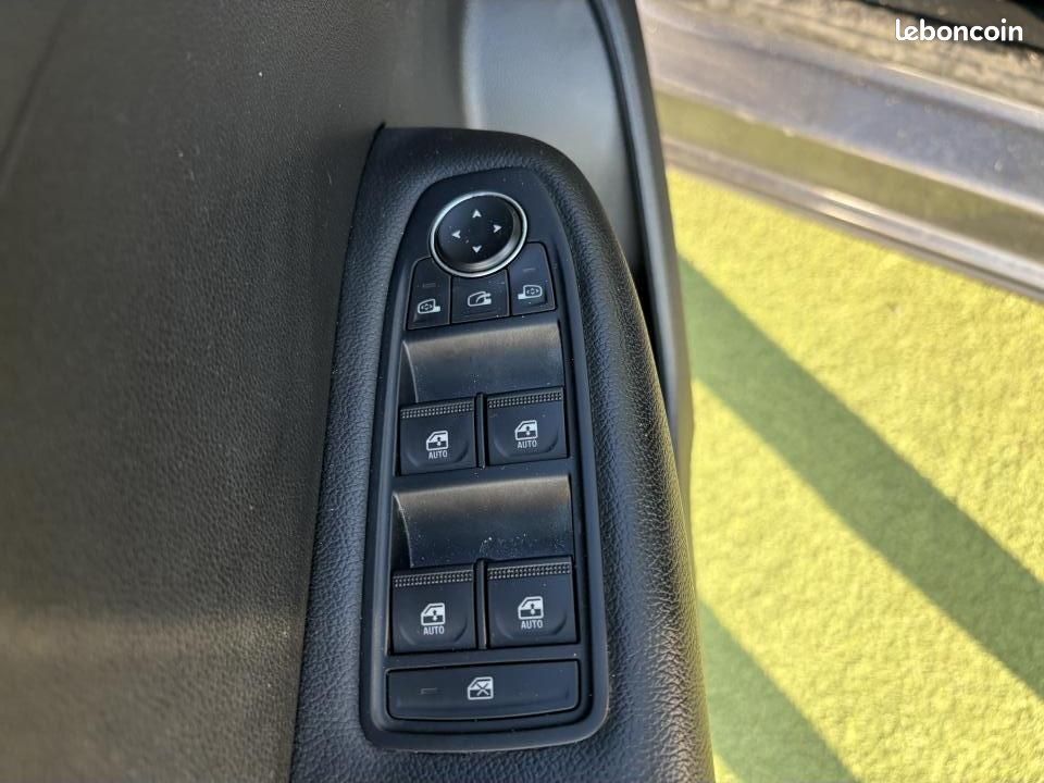 Renault arkana (2) 1.3 mild hybrid 140 evolution edc gsr2 (image 25)