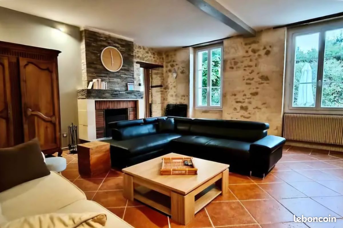 Maison 8 pièces 205 m² · à Anglade · 205 m² · 299 000 €