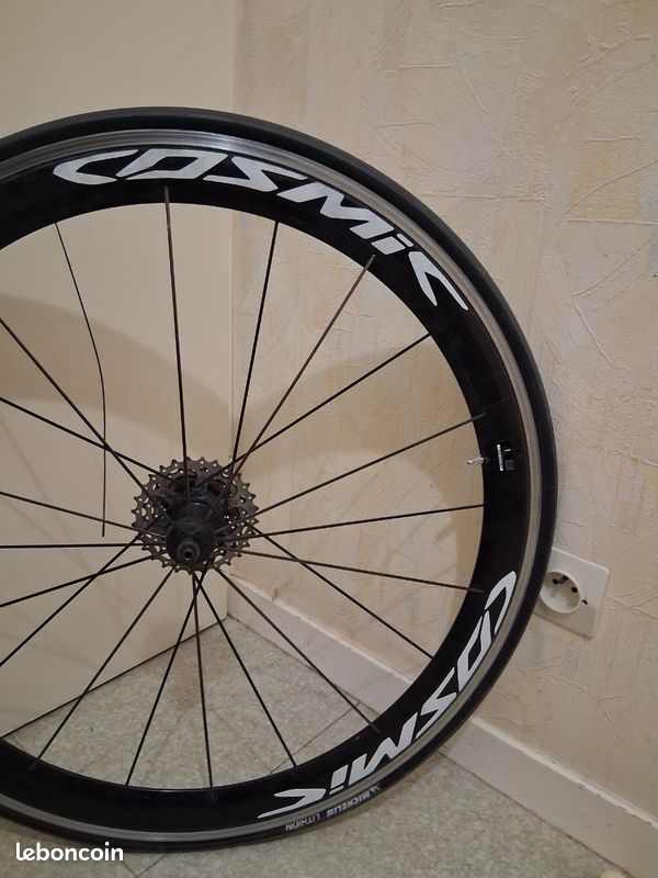 Roue arrière mavic cosmic carbon vélo route course 700 Vélos