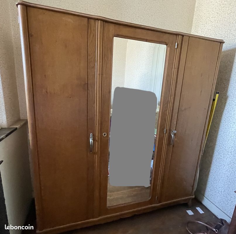 Armoire en chêne massif Vintage années 50 (image 1)