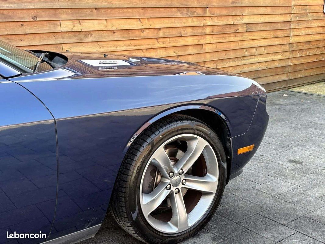 Dodge CHALLENGER R/T * 5.7 V8 HEMI * Boîte Automatique * Cuir * Caméra * Échappement Sport * Pack Sport (image 24)