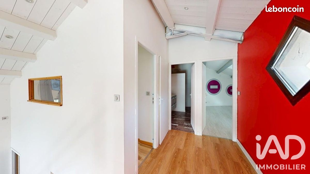 Maison 5 pièces 147 m² · à Saint-Cyr-du-Doret · 147 m² · 259 000 €