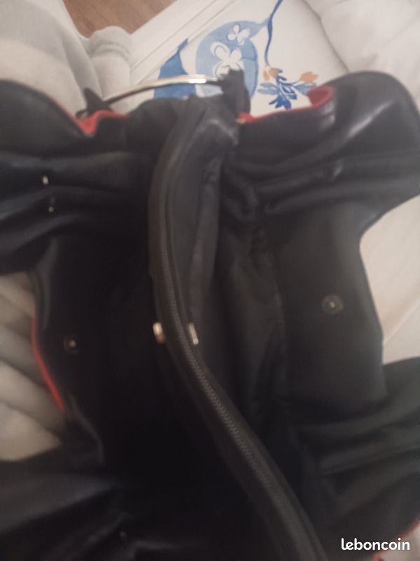 A vendre sac a main rouge (image 4)