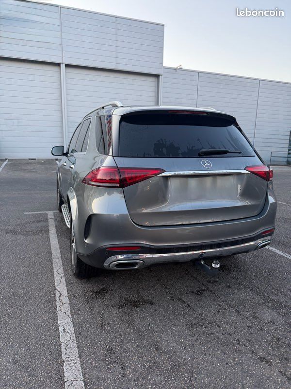 Mercedes‑Benz GLE 300d 4MATIC AMG Line (image 2)