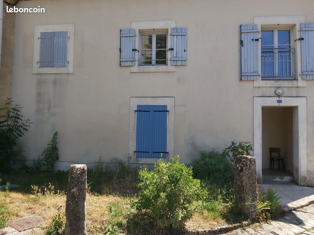 Maison 5 pièces 118 m² · à Mécrin · 118 m² · 805 €