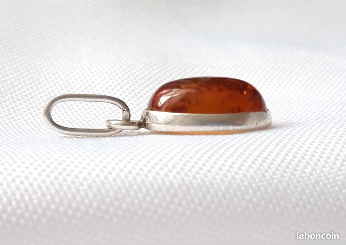 Pendentif Ancien En Argent Massif Avec Un Beau Cabochon D'ambre Naturelle - Forme Goutte, Sans Défauts