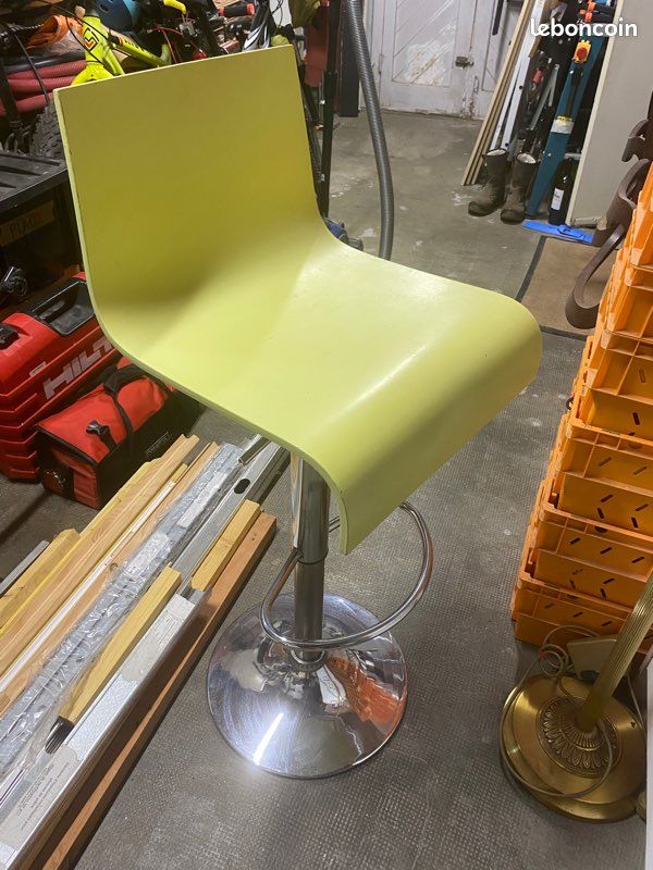 Tabouret , chaise haute (image 1)