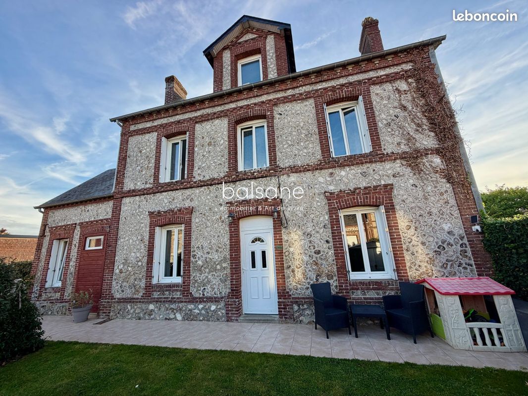 Maison 6 pièces 112 m² · à Saint-Pierre-en-Port · 112 m² · 245 000 €