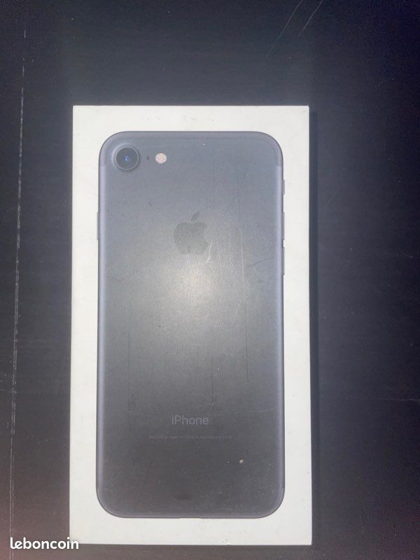 IPhone 7 noir très bon état (image 1)