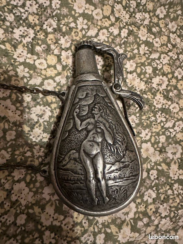 Ancienne poire à poudre - Collection