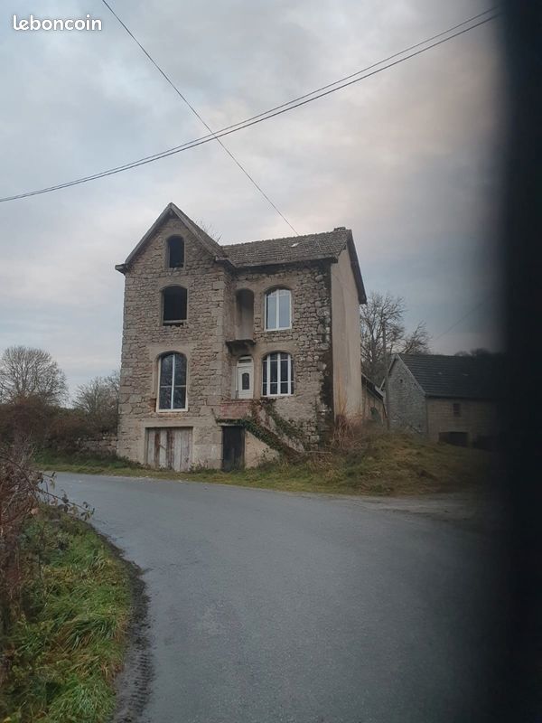 Maison 7 pièces 120 m² · à Saint-Maurice-près-Crocq · 120 m² · 25 000 €