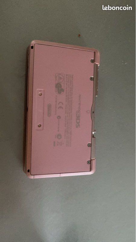 Nintendo 3DS (image 2)