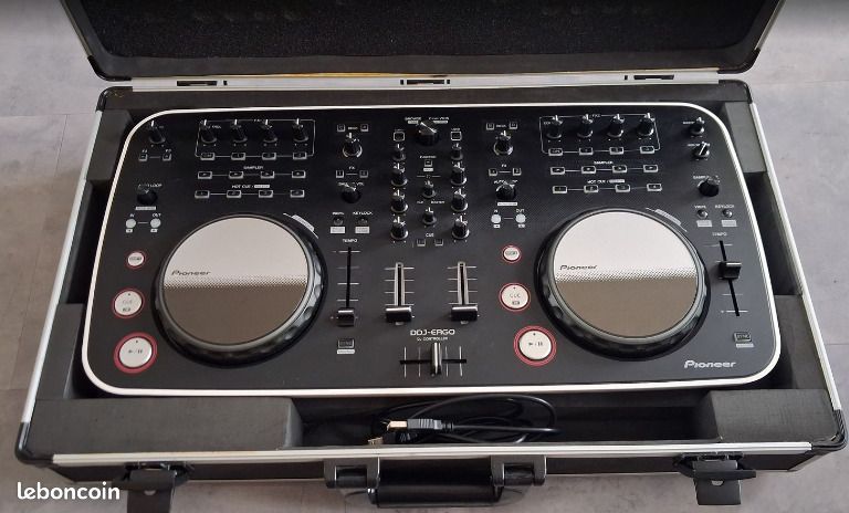 Pioneer DDJ Ergo V Controleur mix Flight Case Instruments de