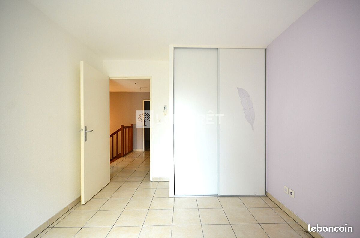 Maison a louer vaulx-en-velin - 5 pièce(s) - 102 m2 - Surfyn