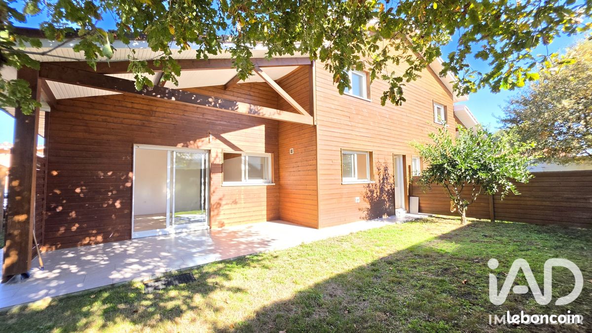 Maison 5 pièces 118 m² · à Tosse · 118 m² · 441 000 €