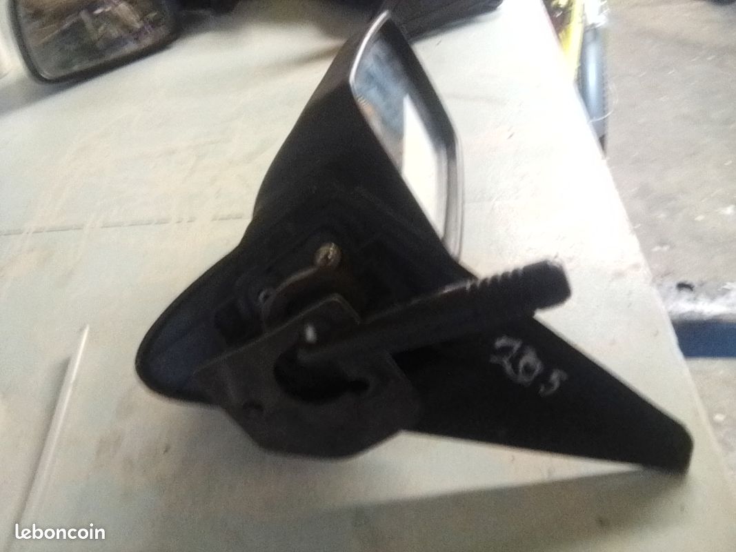 Piece auto retrovisseur (image 1)