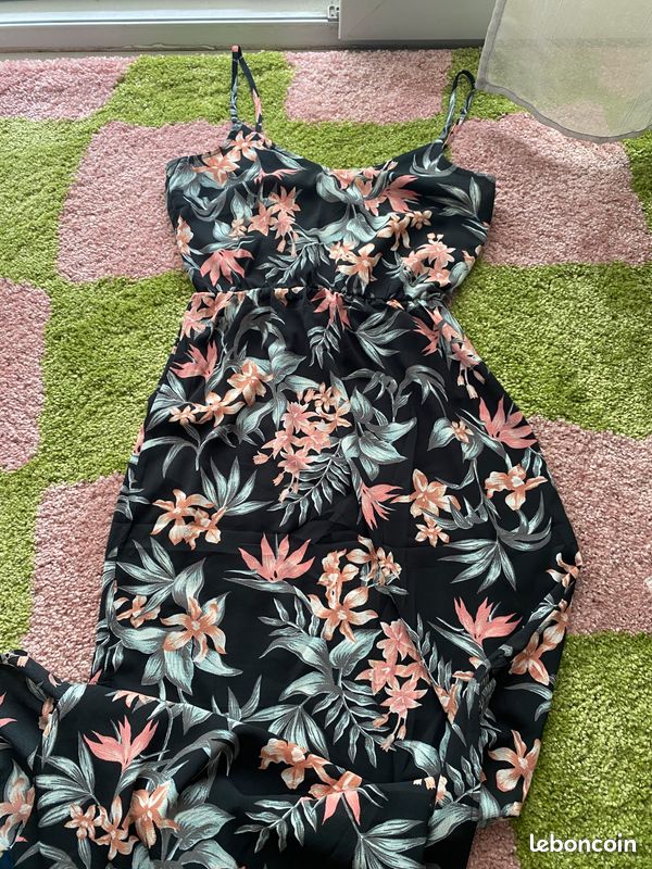 Robe Fleurie Divided By H&M - Taille L - Noir Et Blanc - Occasion Très Bon état - Longueur 80 Cm