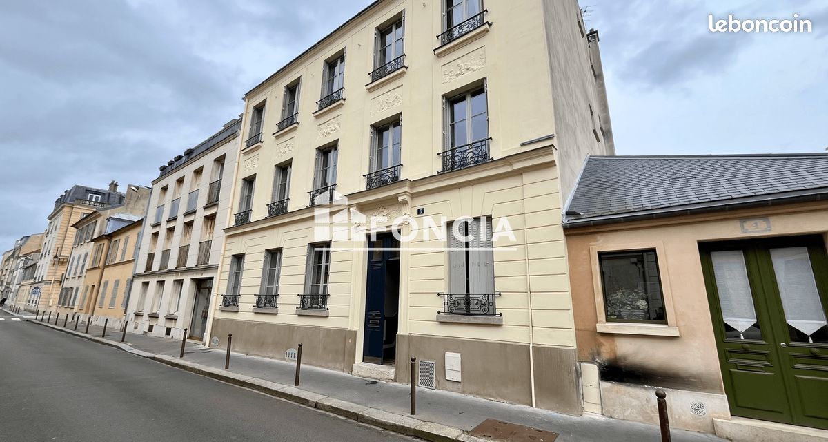 Appartement 1 pièce 14 m² · à Versailles · 14 m² · 595 €