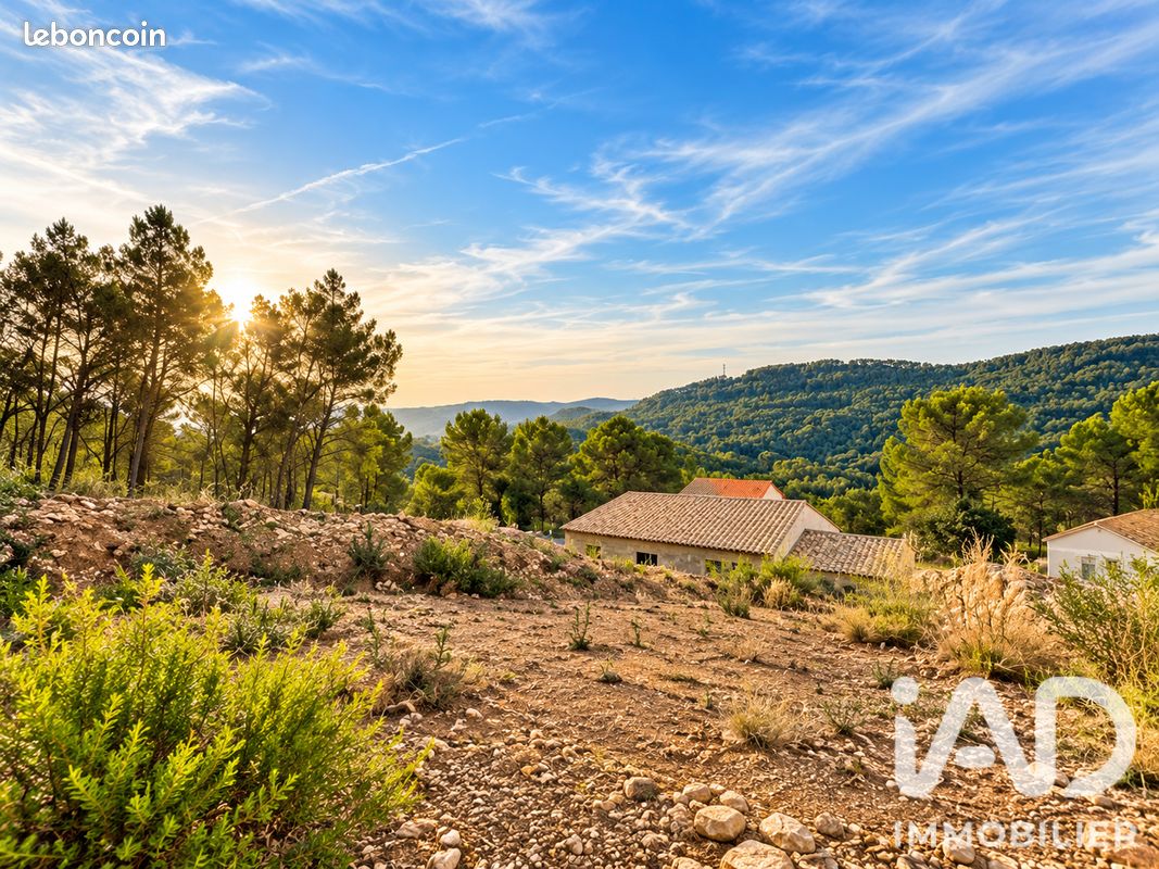 Terrain 827 m² · à Salernes · 827 m² · 86 000 €