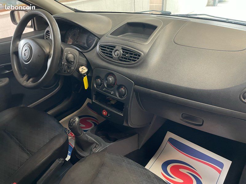 Renault Clio III Estate 1,5 DCi 70 Chvx « Climatisation » (image 5)