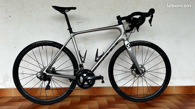 Scott addict 20 disc 2020 Vélos