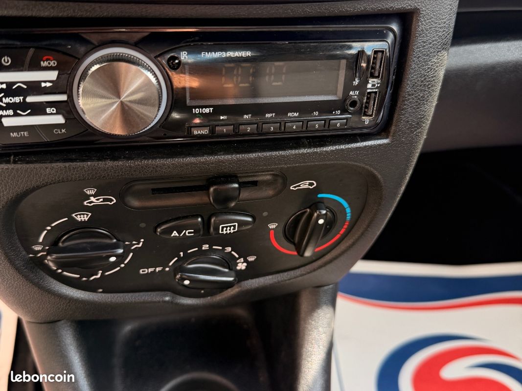 PEUGEOT 206+ 1.4 HDi 70ch BLUE LION Urban pack confort (image 13)