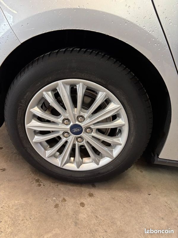 FORD Focus 1.0 125ch Titanium - 2018 - parfait état (image 21)