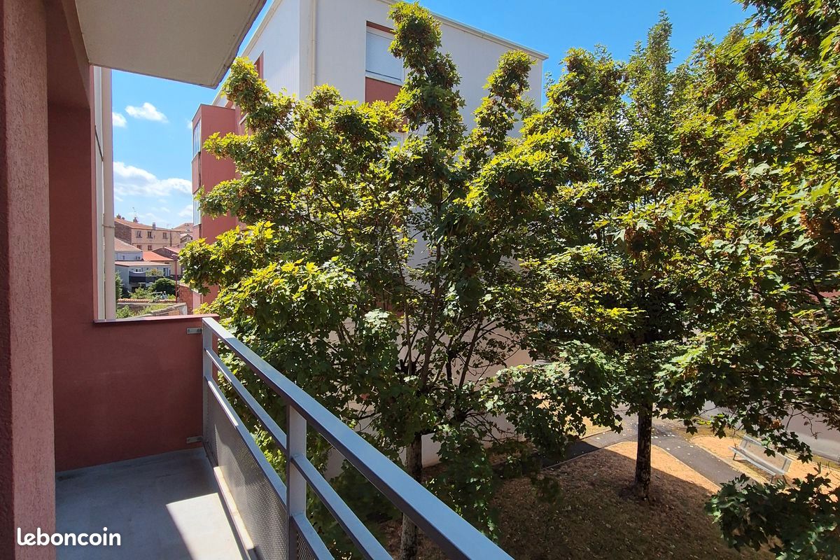 Appartement 3 pièces 61 m² · à Issoire · 61 m² · 100 000 €