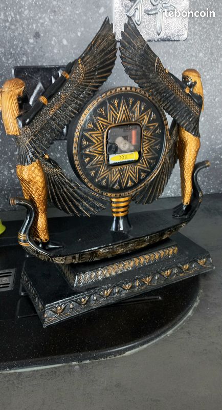 Horloge décorative Design Toscano – Les Ailes d’Isis (image 3)
