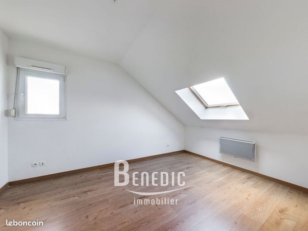 https://img.leboncoin.fr/api/v1/lbcpb1/images/65/d3/a4/65d3a4d3a7c165c111ea1531bdcd445f37a13c2c.jpg?rule=ad-image