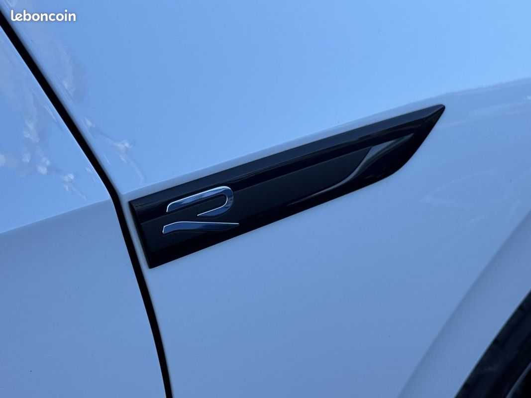 VOLKSWAGEN GOLF 8 R 4Motion 2.0 TSI 320ch DSG 7 (image 31)