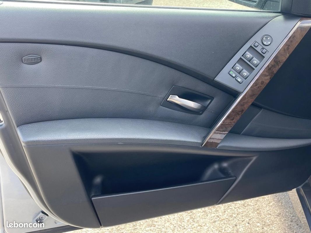 Bmw Serie 5 E60 540i V8 306ch 4.0L Pack Luxe TBE / TOE / PDC / GPS / 540 i ( 545i 550i 545 550 ) (image 11)