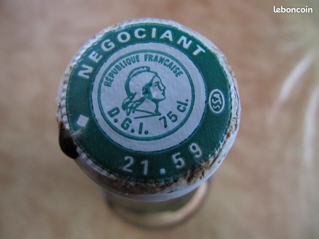 Vin rouge juliénas reine pédauque 1983 les Brières à Aloxe Corton oenologie 75cl gastronomie oenologie raisin vendanges vigneron beaujolais bourgogne (image 4)
