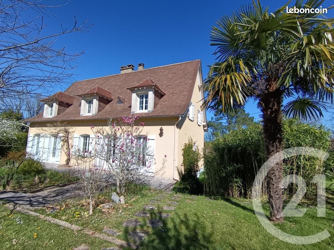 Maison 9 pièces 203 m² · à Coulounieix-Chamiers · 203 m² · 381 600 €