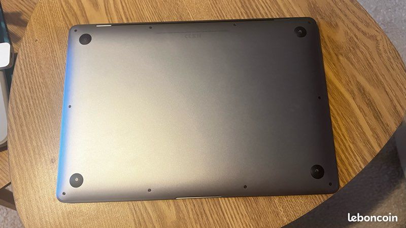 MacBook Air m1 (image 4)