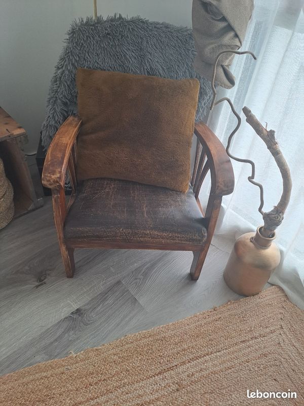 Fauteuil bois et cuir (image 1)