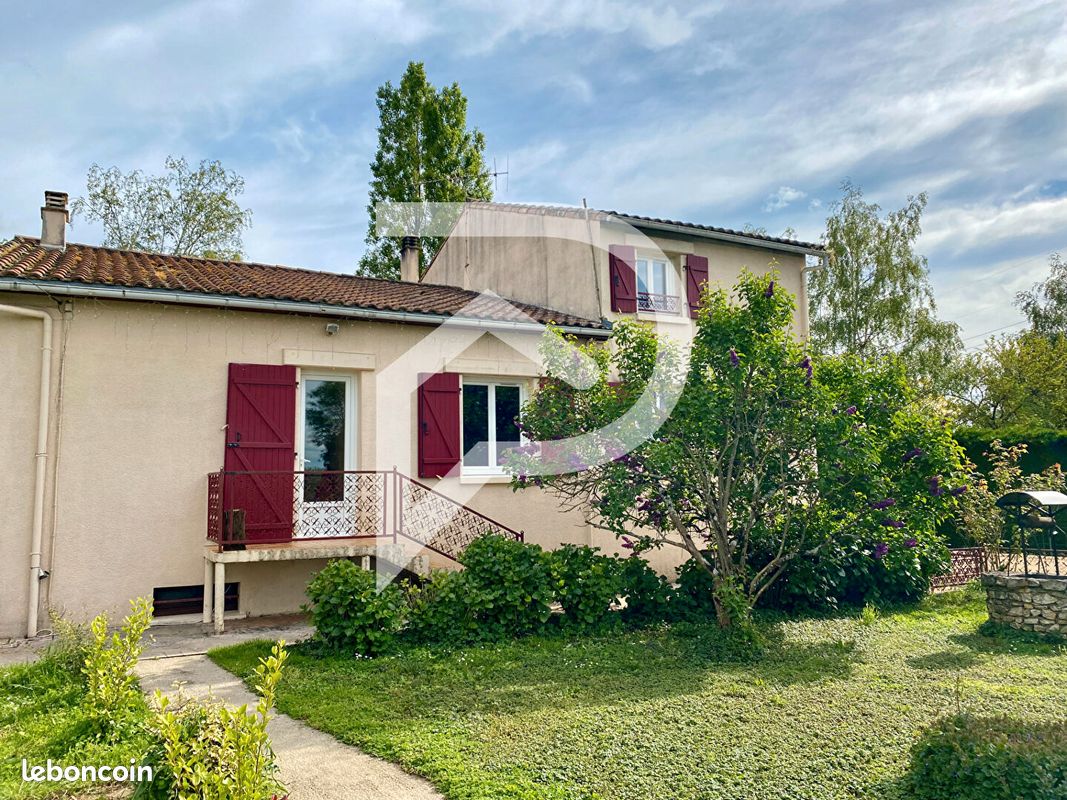 Maison 8 pièces 174 m² - La Crèche 79260 (image principale 9)